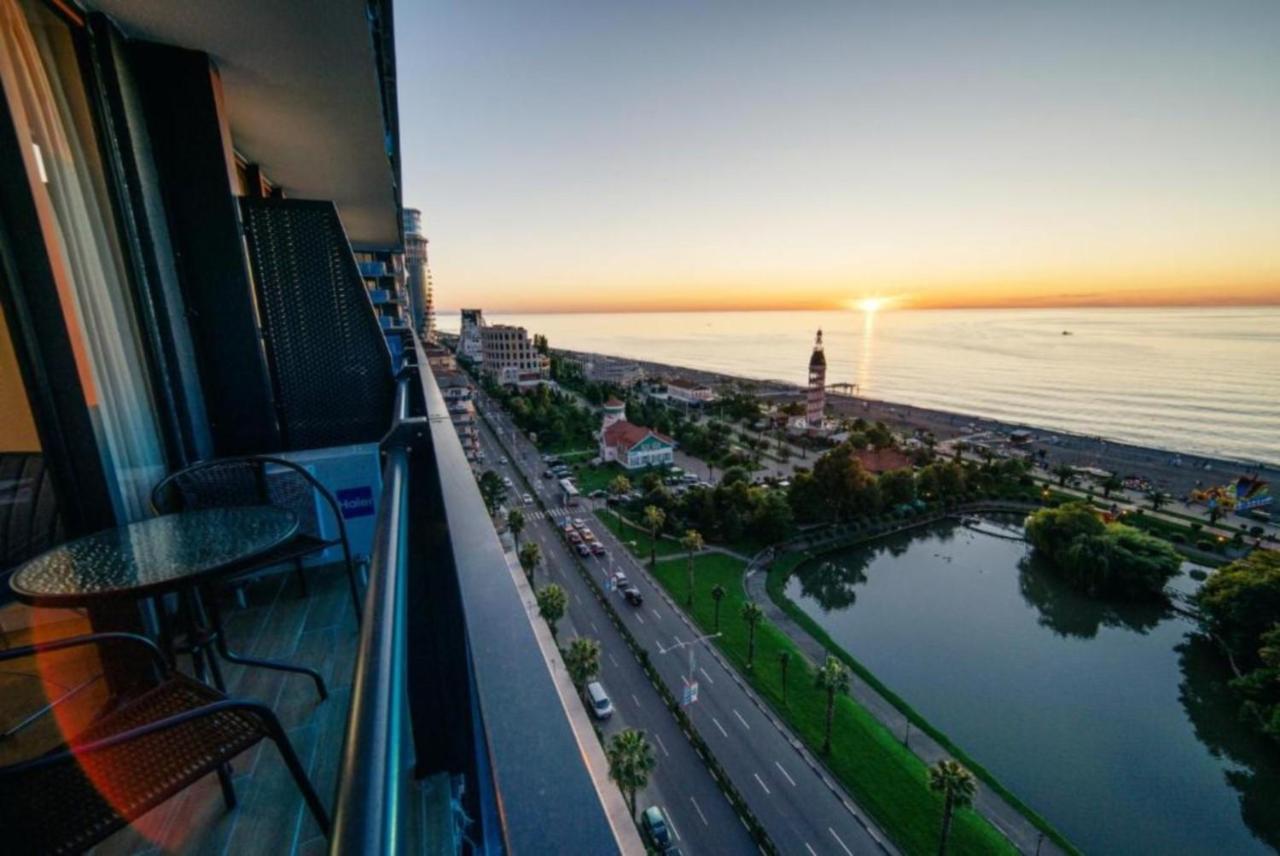 Orbi City Twins Tower Batumi Exterior photo